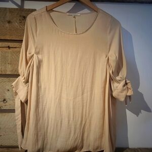 Symphonu Women's Cream Blouse